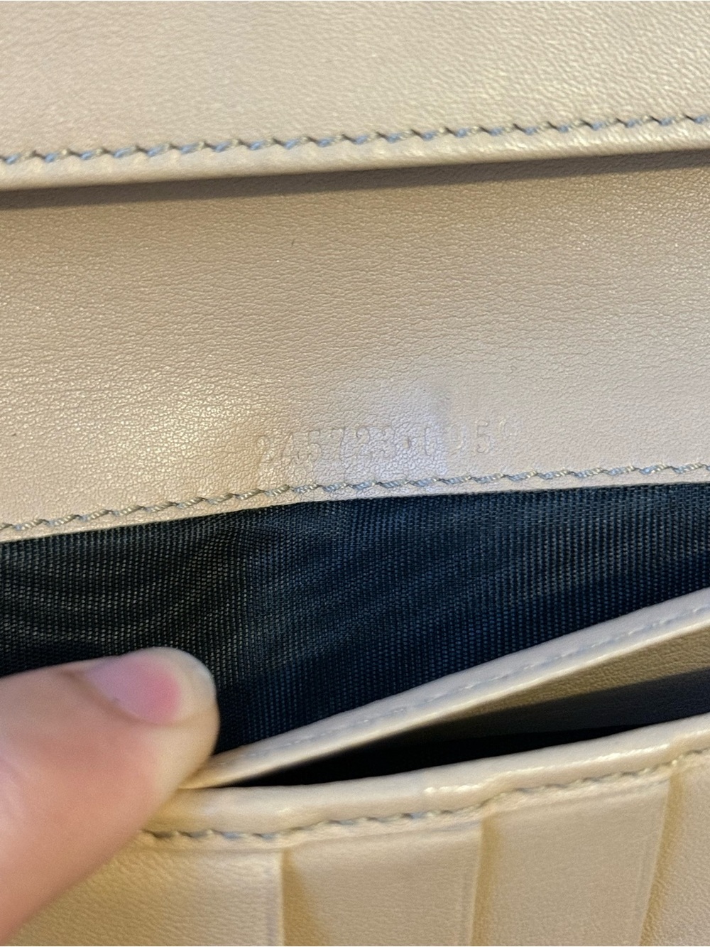 VINTAGE AUTHENTIC Y2K Gucci Heart Continental Calfskin Leather Wallet - Picture 5 of 5